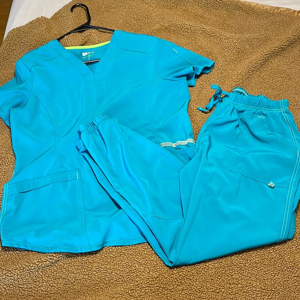 Scrubstar Teal Blue Scrub Set